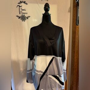 Women’s Lightweight V Neck Long Sleeved Shirt with Geometric Designs- X- Large